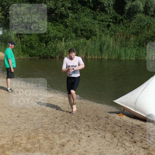 21.06.2026 - 29. Vierlanden-Triathlon Andreas Tolksdorf http://msf.ph/oto/9853515 21.06.2026 08:40:50 Schwimmen 18, 129, 164 meine-sportfotos.de