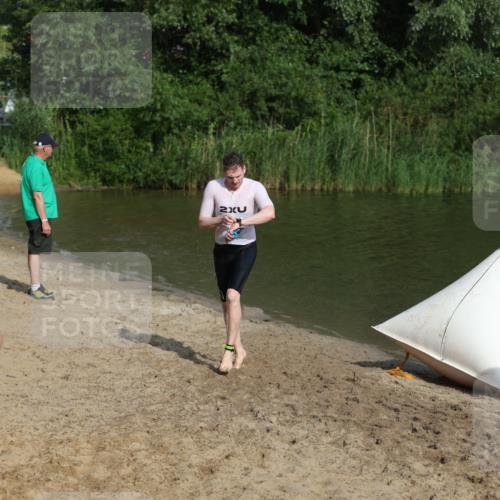 21.06.2026 - 29. Vierlanden-Triathlon Andreas Tolksdorf http://msf.ph/oto/9853516 21.06.2026 08:40:50 Schwimmen 18, 129, 164 meine-sportfotos.de