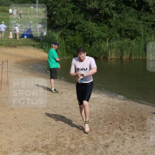 21.06.2026 - 29. Vierlanden-Triathlon Andreas Tolksdorf http://msf.ph/oto/9853517 21.06.2026 08:40:51 Schwimmen 18, 129, 164 meine-sportfotos.de
