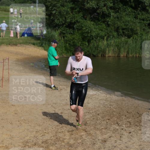 21.06.2026 - 29. Vierlanden-Triathlon Andreas Tolksdorf http://msf.ph/oto/9853520 21.06.2026 08:40:51 Schwimmen 18, 129, 164 meine-sportfotos.de