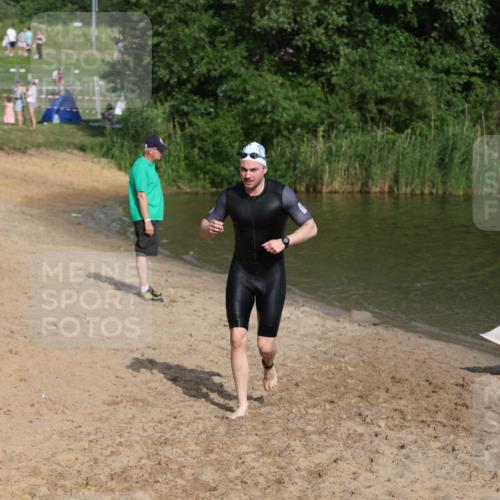 21.06.2026 - 29. Vierlanden-Triathlon Andreas Tolksdorf http://msf.ph/oto/9853555 21.06.2026 08:41:20 Schwimmen 14, 145 meine-sportfotos.de