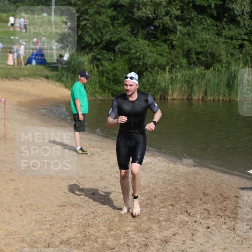 21.06.2026 - 29. Vierlanden-Triathlon Andreas Tolksdorf http://msf.ph/oto/9853557 21.06.2026 08:41:20 Schwimmen 14, 145 meine-sportfotos.de