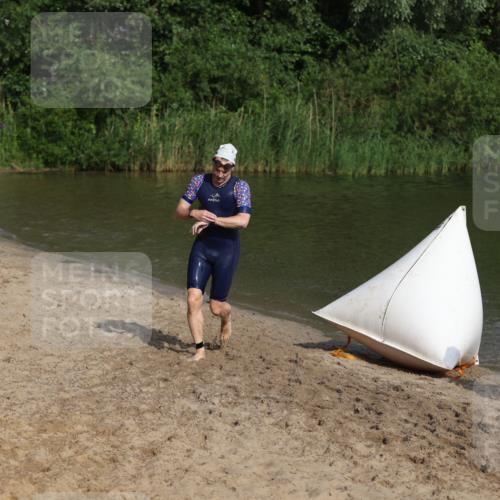 21.06.2026 - 29. Vierlanden-Triathlon Andreas Tolksdorf http://msf.ph/oto/9853569 21.06.2026 08:41:23 Schwimmen 14, 145 meine-sportfotos.de