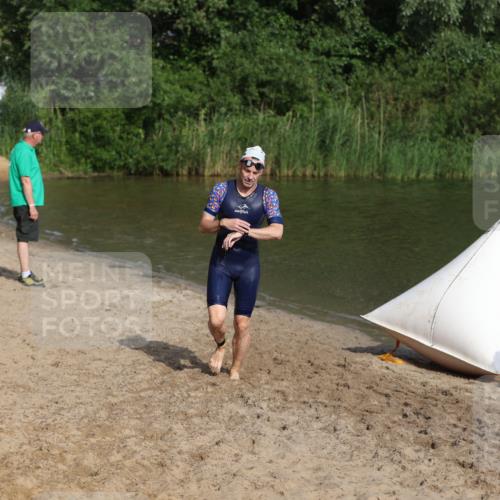 21.06.2026 - 29. Vierlanden-Triathlon Andreas Tolksdorf http://msf.ph/oto/9853577 21.06.2026 08:41:24 Schwimmen 14, 145 meine-sportfotos.de