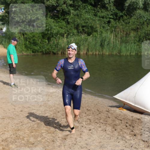 21.06.2026 - 29. Vierlanden-Triathlon Andreas Tolksdorf http://msf.ph/oto/9853581 21.06.2026 08:41:24 Schwimmen 14, 145 meine-sportfotos.de