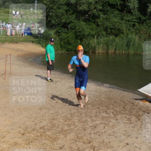 21.06.2026 - 29. Vierlanden-Triathlon Andreas Tolksdorf http://msf.ph/oto/9853614 21.06.2026 08:42:27 Schwimmen 43, 148 meine-sportfotos.de