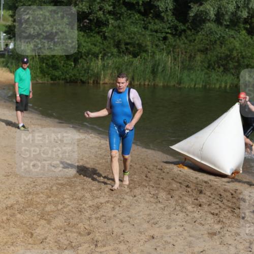 21.06.2026 - 29. Vierlanden-Triathlon Andreas Tolksdorf http://msf.ph/oto/9853650 21.06.2026 08:42:44 Schwimmen 27, 193, 210 meine-sportfotos.de