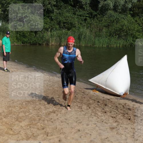21.06.2026 - 29. Vierlanden-Triathlon Andreas Tolksdorf http://msf.ph/oto/9853667 21.06.2026 08:43:19 Schwimmen 56 meine-sportfotos.de