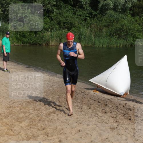 21.06.2026 - 29. Vierlanden-Triathlon Andreas Tolksdorf http://msf.ph/oto/9853670 21.06.2026 08:43:19 Schwimmen 56 meine-sportfotos.de