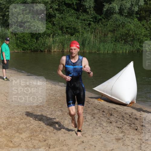 21.06.2026 - 29. Vierlanden-Triathlon Andreas Tolksdorf http://msf.ph/oto/9853676 21.06.2026 08:43:19 Schwimmen 56 meine-sportfotos.de
