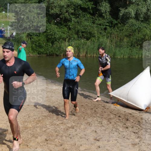 21.06.2026 - 29. Vierlanden-Triathlon Andreas Tolksdorf http://msf.ph/oto/9853699 21.06.2026 08:43:41 Schwimmen 42, 44, 88, 108, 154, 197 meine-sportfotos.de