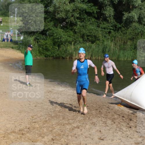 21.06.2026 - 29. Vierlanden-Triathlon Andreas Tolksdorf http://msf.ph/oto/9853721 21.06.2026 08:43:47 Schwimmen 44, 112, 154, 197, 1355 meine-sportfotos.de