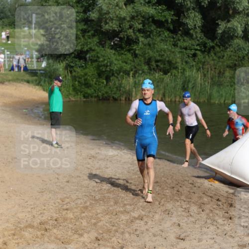 21.06.2026 - 29. Vierlanden-Triathlon Andreas Tolksdorf http://msf.ph/oto/9853722 21.06.2026 08:43:47 Schwimmen 44, 112, 154, 197, 1355 meine-sportfotos.de