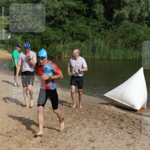 21.06.2026 - 29. Vierlanden-Triathlon Andreas Tolksdorf http://msf.ph/oto/9853739 21.06.2026 08:43:51 Schwimmen 112, 154, 197, 1355 meine-sportfotos.de