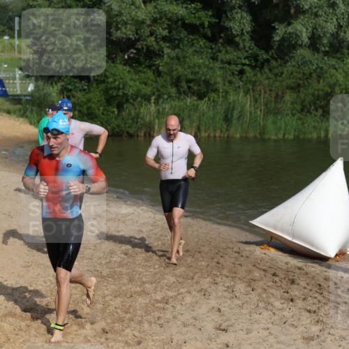 21.06.2026 - 29. Vierlanden-Triathlon Andreas Tolksdorf http://msf.ph/oto/9853744 21.06.2026 08:43:51 Schwimmen 112, 154, 197, 1355 meine-sportfotos.de