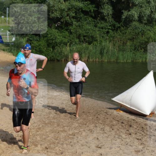 21.06.2026 - 29. Vierlanden-Triathlon Andreas Tolksdorf http://msf.ph/oto/9853745 21.06.2026 08:43:51 Schwimmen 112, 154, 197, 1355 meine-sportfotos.de