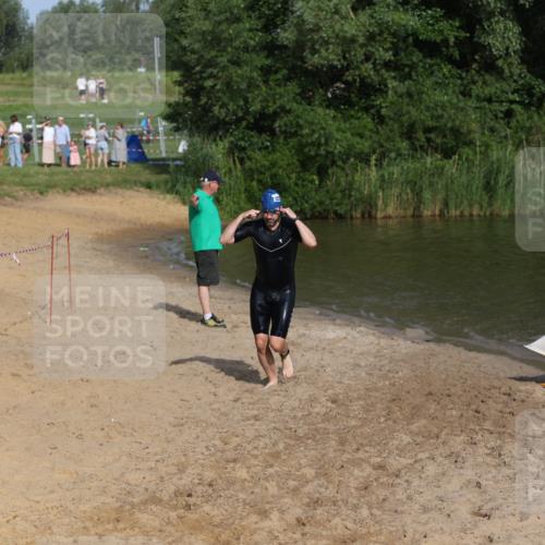 21.06.2026 - 29. Vierlanden-Triathlon Andreas Tolksdorf http://msf.ph/oto/9853752 21.06.2026 08:44:11 Schwimmen 4, 29, 34, 202 meine-sportfotos.de