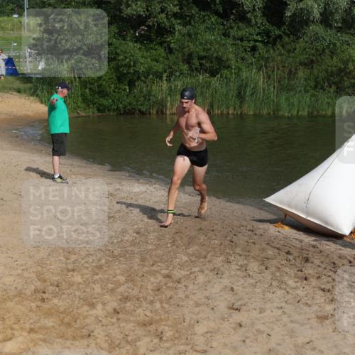 21.06.2026 - 29. Vierlanden-Triathlon Andreas Tolksdorf http://msf.ph/oto/9853760 21.06.2026 08:44:17 Schwimmen 34, 202 meine-sportfotos.de