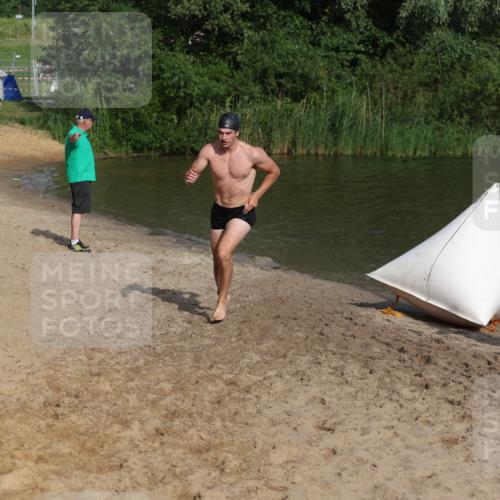 21.06.2026 - 29. Vierlanden-Triathlon Andreas Tolksdorf http://msf.ph/oto/9853764 21.06.2026 08:44:17 Schwimmen 34, 202 meine-sportfotos.de