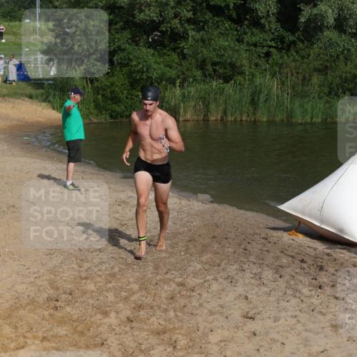 21.06.2026 - 29. Vierlanden-Triathlon Andreas Tolksdorf http://msf.ph/oto/9853769 21.06.2026 08:44:17 Schwimmen 34, 202 meine-sportfotos.de