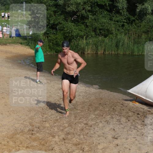 21.06.2026 - 29. Vierlanden-Triathlon Andreas Tolksdorf http://msf.ph/oto/9853771 21.06.2026 08:44:17 Schwimmen 34, 202 meine-sportfotos.de