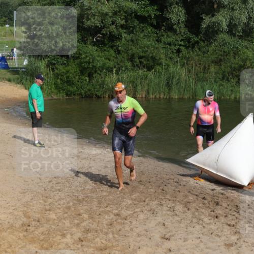 21.06.2026 - 29. Vierlanden-Triathlon Andreas Tolksdorf http://msf.ph/oto/9853775 21.06.2026 08:44:22 Schwimmen 142, 196, 202 meine-sportfotos.de