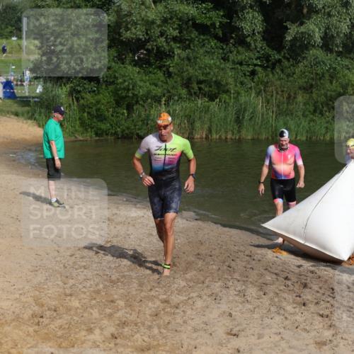 21.06.2026 - 29. Vierlanden-Triathlon Andreas Tolksdorf http://msf.ph/oto/9853779 21.06.2026 08:44:23 Schwimmen 142, 196, 202 meine-sportfotos.de