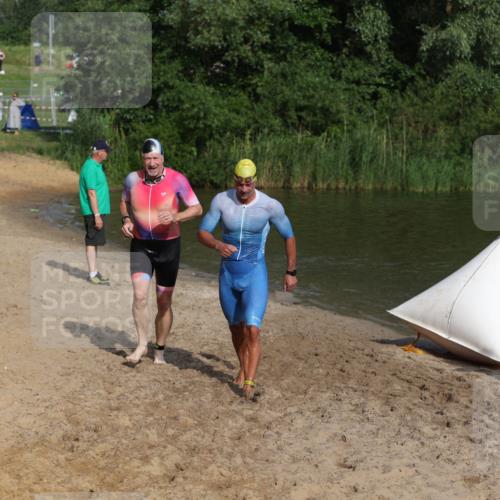 21.06.2026 - 29. Vierlanden-Triathlon Andreas Tolksdorf http://msf.ph/oto/9853798 21.06.2026 08:44:26 Schwimmen 142, 196, 202 meine-sportfotos.de