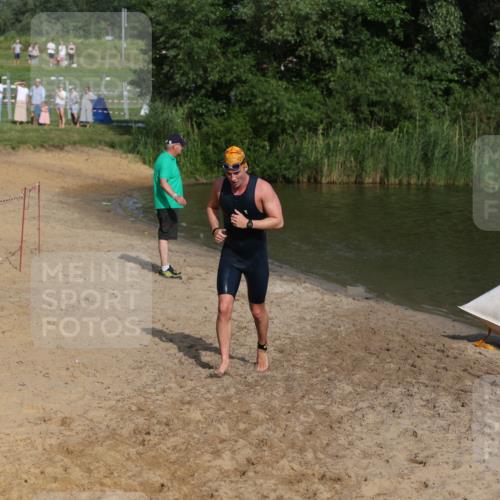 21.06.2026 - 29. Vierlanden-Triathlon Andreas Tolksdorf http://msf.ph/oto/9853807 21.06.2026 08:44:35 Schwimmen 39, 104, 142, 160, 196 meine-sportfotos.de