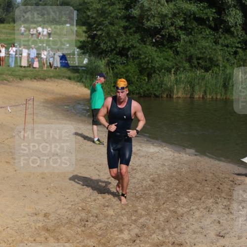 21.06.2026 - 29. Vierlanden-Triathlon Andreas Tolksdorf http://msf.ph/oto/9853816 21.06.2026 08:44:35 Schwimmen 39, 104, 142, 160, 196 meine-sportfotos.de