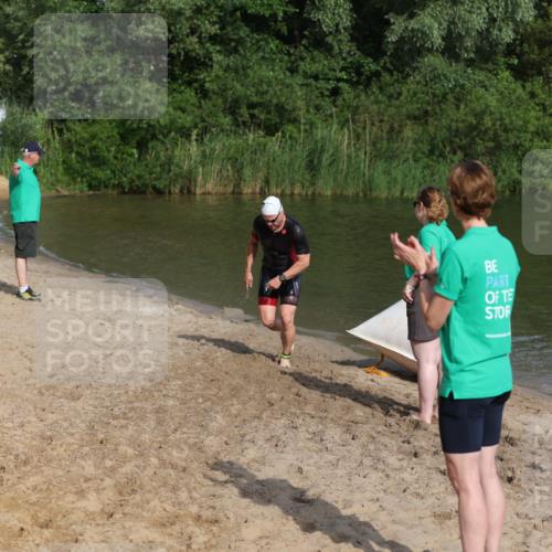 21.06.2026 - 29. Vierlanden-Triathlon Andreas Tolksdorf http://msf.ph/oto/9853877 21.06.2026 08:45:16 Schwimmen 69, 169, 174, 219 meine-sportfotos.de