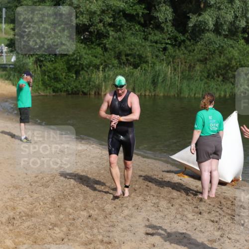 21.06.2026 - 29. Vierlanden-Triathlon Andreas Tolksdorf http://msf.ph/oto/9853908 21.06.2026 08:45:33 Schwimmen 141, 173 meine-sportfotos.de