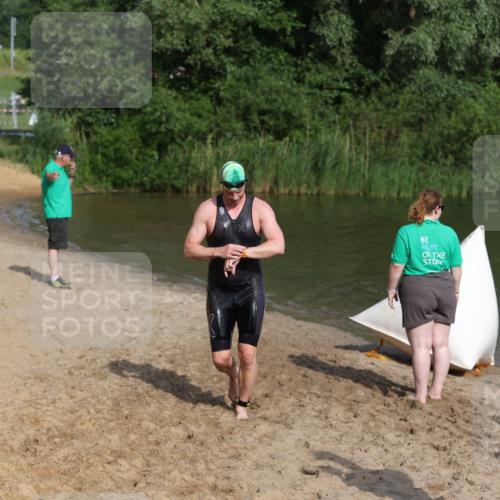 21.06.2026 - 29. Vierlanden-Triathlon Andreas Tolksdorf http://msf.ph/oto/9853915 21.06.2026 08:45:33 Schwimmen 141, 173 meine-sportfotos.de