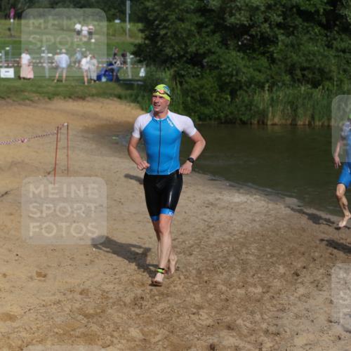 21.06.2026 - 29. Vierlanden-Triathlon Andreas Tolksdorf http://msf.ph/oto/9853929 21.06.2026 08:45:43 Schwimmen 89, 141, 147, 165 meine-sportfotos.de