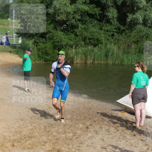 21.06.2026 - 29. Vierlanden-Triathlon Andreas Tolksdorf http://msf.ph/oto/9853938 21.06.2026 08:45:46 Schwimmen 89, 141, 147, 165 meine-sportfotos.de