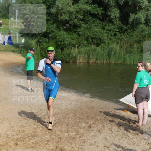 21.06.2026 - 29. Vierlanden-Triathlon Andreas Tolksdorf http://msf.ph/oto/9853949 21.06.2026 08:45:46 Schwimmen 89, 141, 147, 165 meine-sportfotos.de