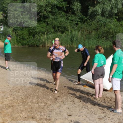 21.06.2026 - 29. Vierlanden-Triathlon Andreas Tolksdorf http://msf.ph/oto/9853972 21.06.2026 08:45:50 Schwimmen 84, 89, 131, 147, 165 meine-sportfotos.de