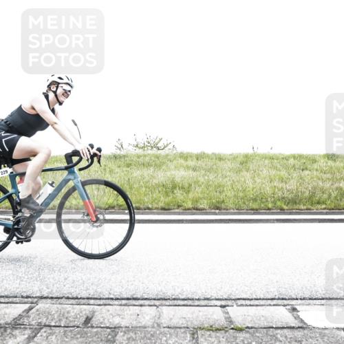 21.06.2026 - 29. Vierlanden-Triathlon H.Heesch http://msf.ph/oto/9854031 21.06.2026 10:31:16 Radfahren 154, 229, 265, 280, 352, 498, 612 meine-sportfotos.de
