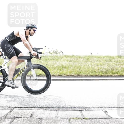21.06.2026 - 29. Vierlanden-Triathlon H.Heesch http://msf.ph/oto/9854043 21.06.2026 10:31:44 Radfahren 123, 226, 301, 308, 1357 meine-sportfotos.de