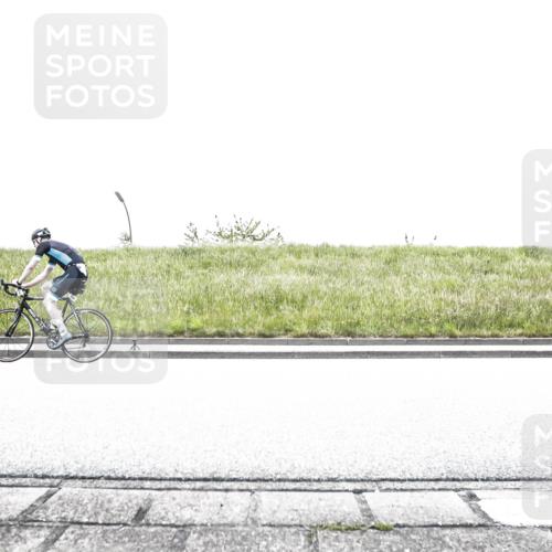 21.06.2026 - 29. Vierlanden-Triathlon H.Heesch http://msf.ph/oto/9854050 21.06.2026 10:31:55 Radfahren 52, 62, 137, 202, 213, 226, 308, 332, 389, 441 meine-sportfotos.de