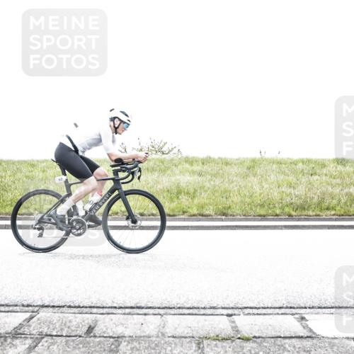 21.06.2026 - 29. Vierlanden-Triathlon H.Heesch http://msf.ph/oto/9854054 21.06.2026 10:31:59 Radfahren 52, 62, 137, 138, 213, 332, 441 meine-sportfotos.de