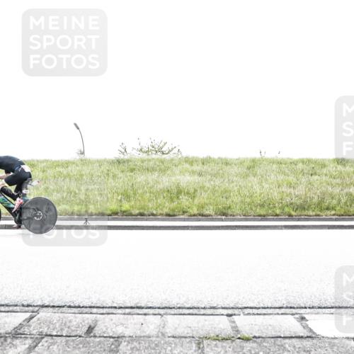 21.06.2026 - 29. Vierlanden-Triathlon H.Heesch http://msf.ph/oto/9854070 21.06.2026 10:32:30 Radfahren 12, 13, 54, 165, 169, 217, 239, 299, 302, 324, 595 meine-sportfotos.de