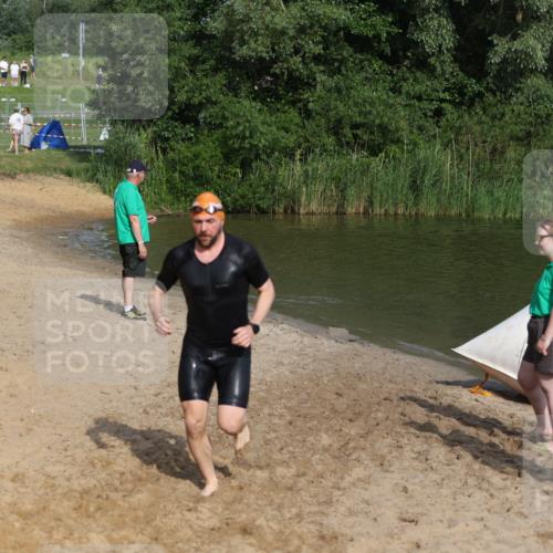 21.06.2026 - 29. Vierlanden-Triathlon Andreas Tolksdorf http://msf.ph/oto/9854074 21.06.2026 08:46:03 Schwimmen 84, 131 meine-sportfotos.de