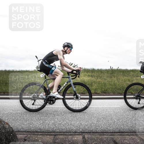 21.06.2026 - 29. Vierlanden-Triathlon H.Heesch http://msf.ph/oto/9854077 21.06.2026 12:06:11 Radfahren 248, 264, 706, 752, 829, 913, 919, 941, 954, 956, 957, 963, 965, 966, 972, 975 meine-sportfotos.de