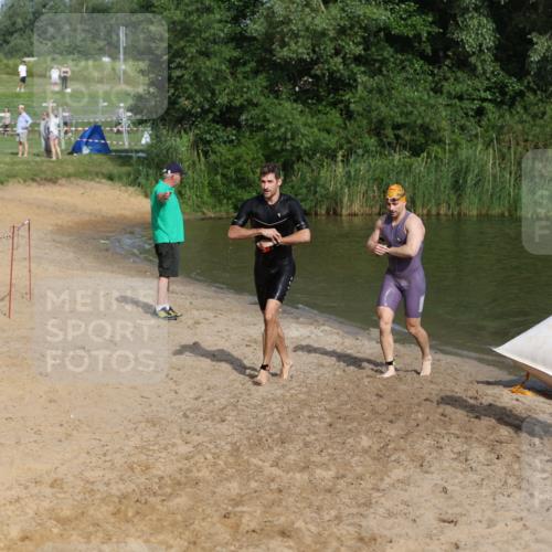 21.06.2026 - 29. Vierlanden-Triathlon Andreas Tolksdorf http://msf.ph/oto/9854120 21.06.2026 08:46:25 Schwimmen 35, 96 meine-sportfotos.de