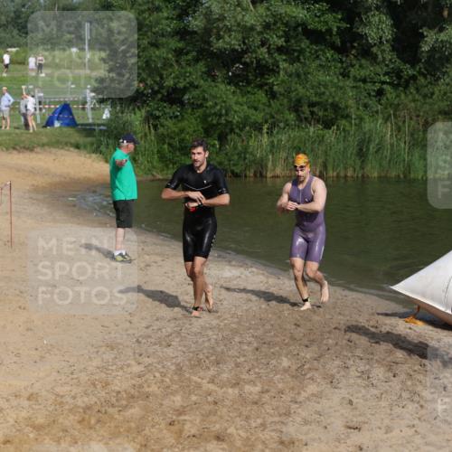 21.06.2026 - 29. Vierlanden-Triathlon Andreas Tolksdorf http://msf.ph/oto/9854125 21.06.2026 08:46:25 Schwimmen 35, 96 meine-sportfotos.de