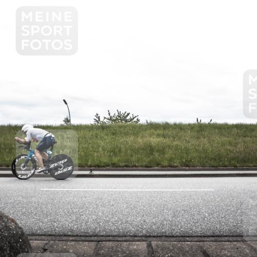 21.06.2026 - 29. Vierlanden-Triathlon H.Heesch http://msf.ph/oto/9854166 21.06.2026 12:07:44 Radfahren 748, 816, 822, 860, 871, 928, 977 meine-sportfotos.de