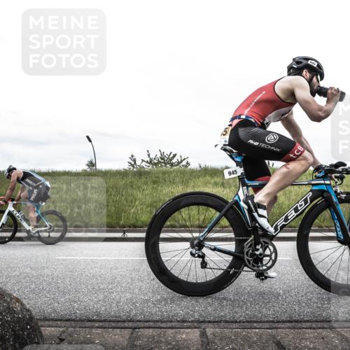 21.06.2026 - 29. Vierlanden-Triathlon H.Heesch http://msf.ph/oto/9854178 21.06.2026 12:08:04 Radfahren 674, 682, 691, 884, 895, 907, 922, 945, 960, 981 meine-sportfotos.de