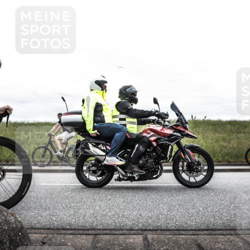 21.06.2026 - 29. Vierlanden-Triathlon H.Heesch http://msf.ph/oto/9854214 21.06.2026 12:09:29 Radfahren 872, 961 meine-sportfotos.de