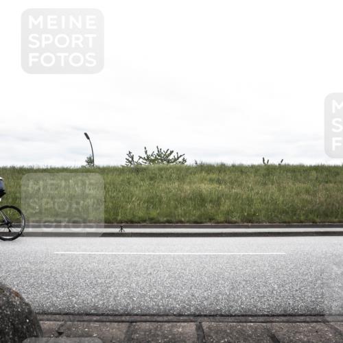 21.06.2026 - 29. Vierlanden-Triathlon H.Heesch http://msf.ph/oto/9854233 21.06.2026 12:10:28 Radfahren 54, 710, 848, 880 meine-sportfotos.de